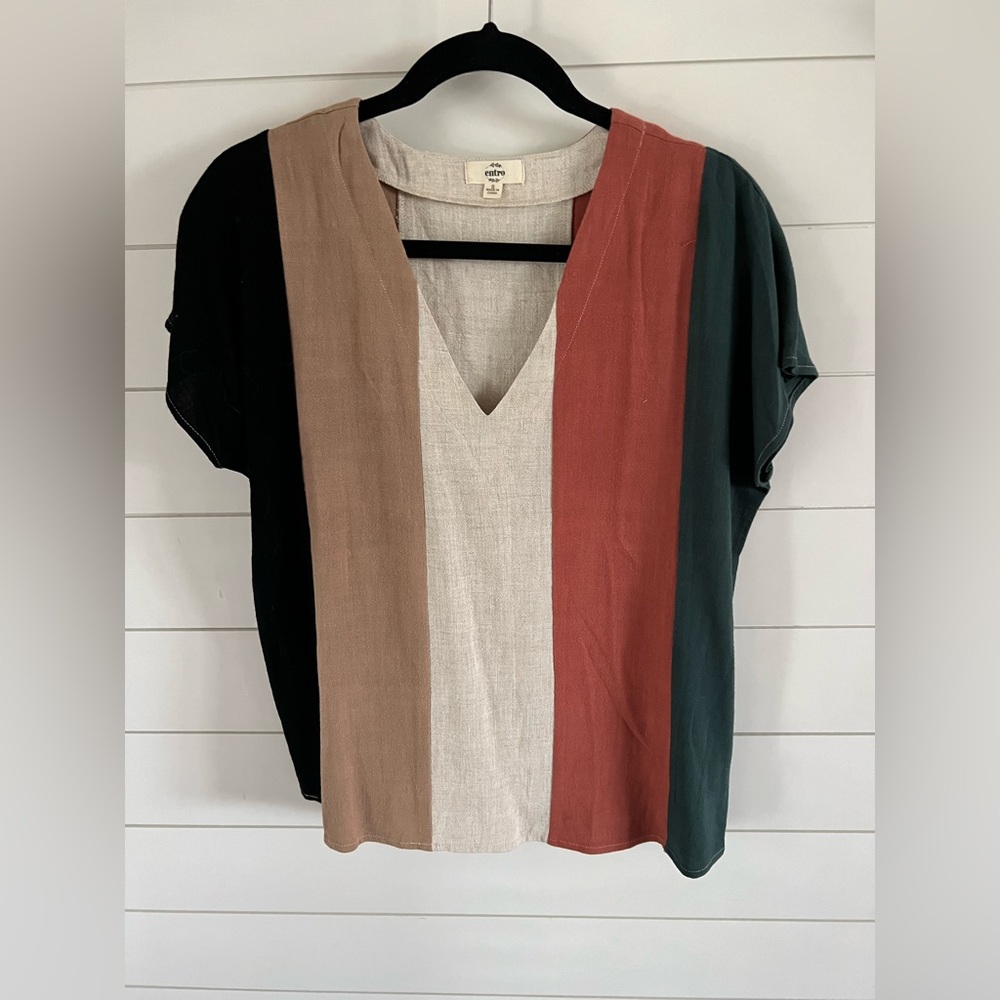 Short sleeve cotten/linen top, fits like a M